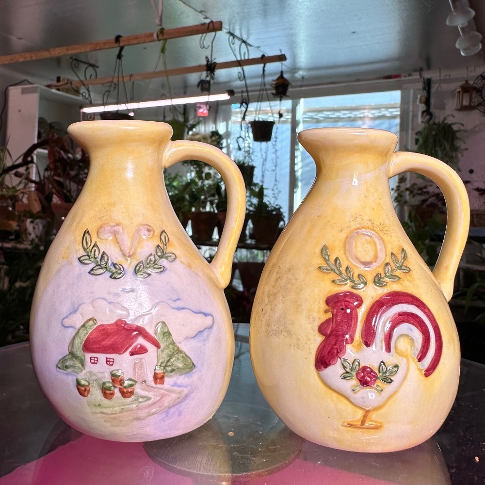 Vintage Ceramic Oil and Vinegar Jars, Set of 2.